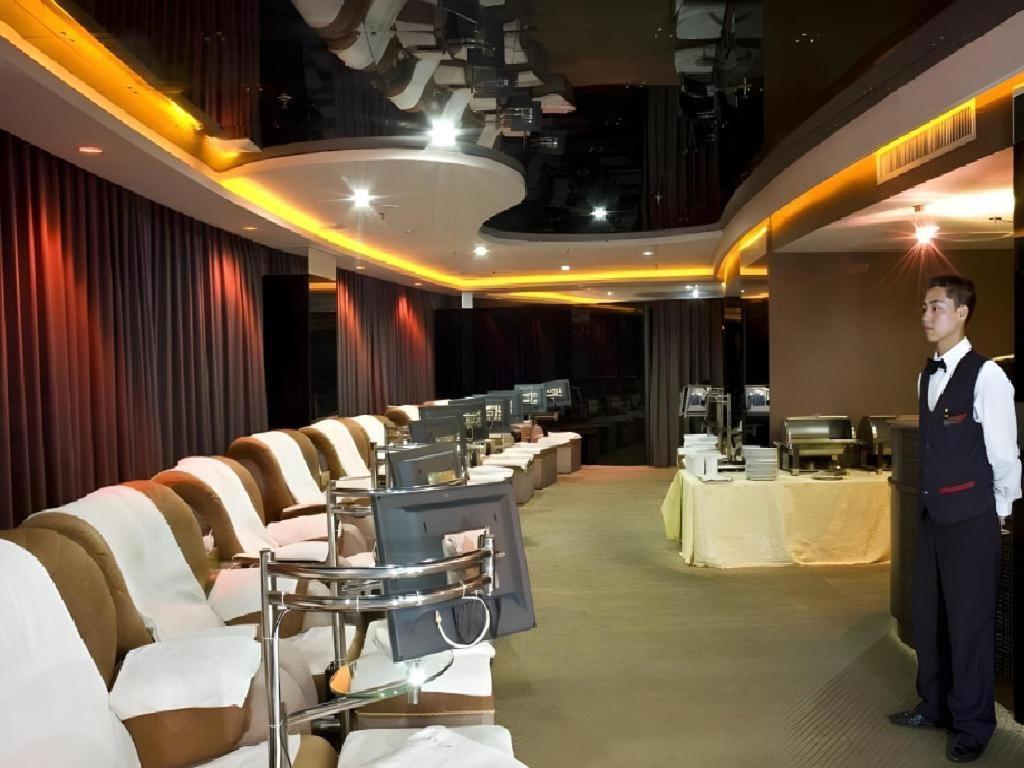 Galaxy Hotel Canton Extérieur photo